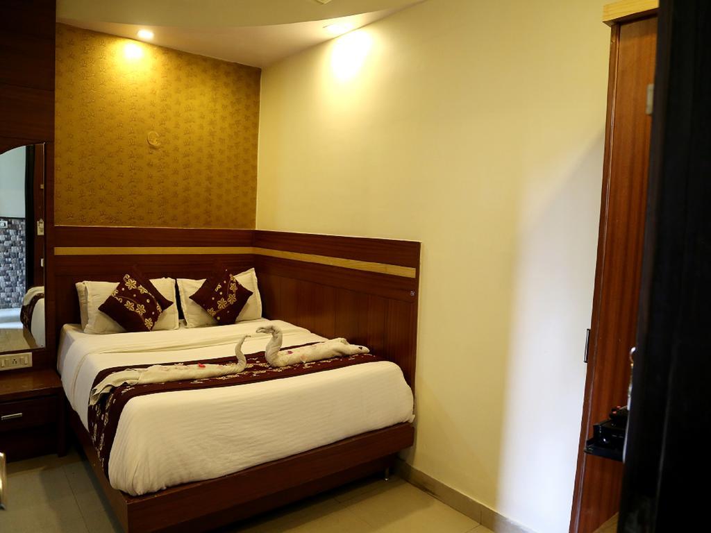 Hotel Shivam International - A Well Hygiene Property All Staff Vaccinated " Nuova Delhi Esterno foto